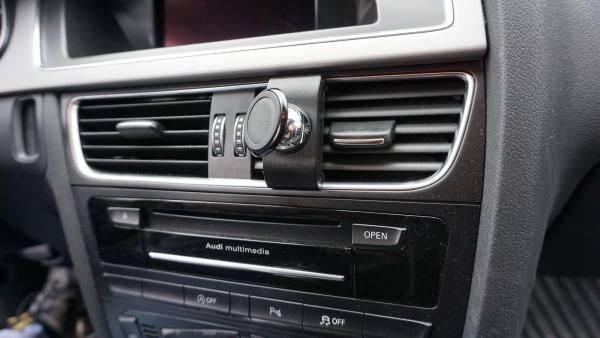 Handyhalter passend zu Audi A4 B8 Bj. 07-15 Made in GERMANY inkl. Magnethalterung 360° Dreh-Schwenkbar!!